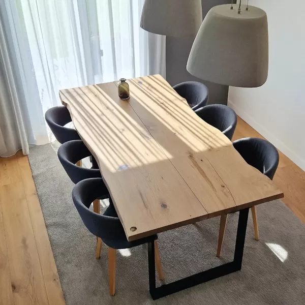 Ąžuolinis valgomojo stalas